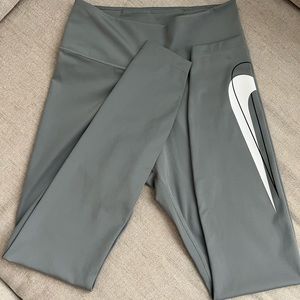 Anime Gray Workout Leggings with White check